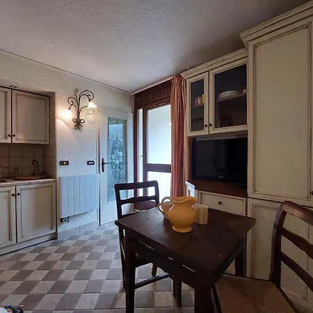 Couple 2 Pers, Aux Pieds, Centre, Ascenseur Apartment *